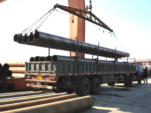 螺旋<a href=http://www.www.js-tour.com target=_blank class=infotextkey>焊接鋼管</a>裝貨圖