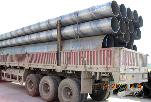 630<a href=http://www.www.js-tour.com target=_blank class=infotextkey>螺旋焊接鋼管</a>裝車