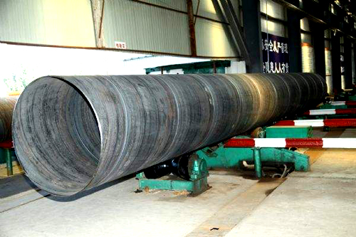 <a href=http://www.www.js-tour.com target=_blank class=infotextkey>螺旋焊接鋼管</a>探傷現場